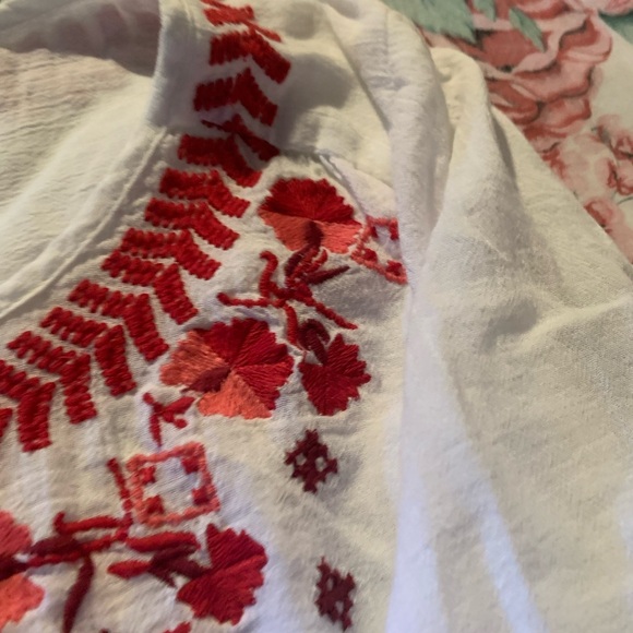 Talbots White Blouse with Red Embroidery Size Large P - Picture 6 of 7